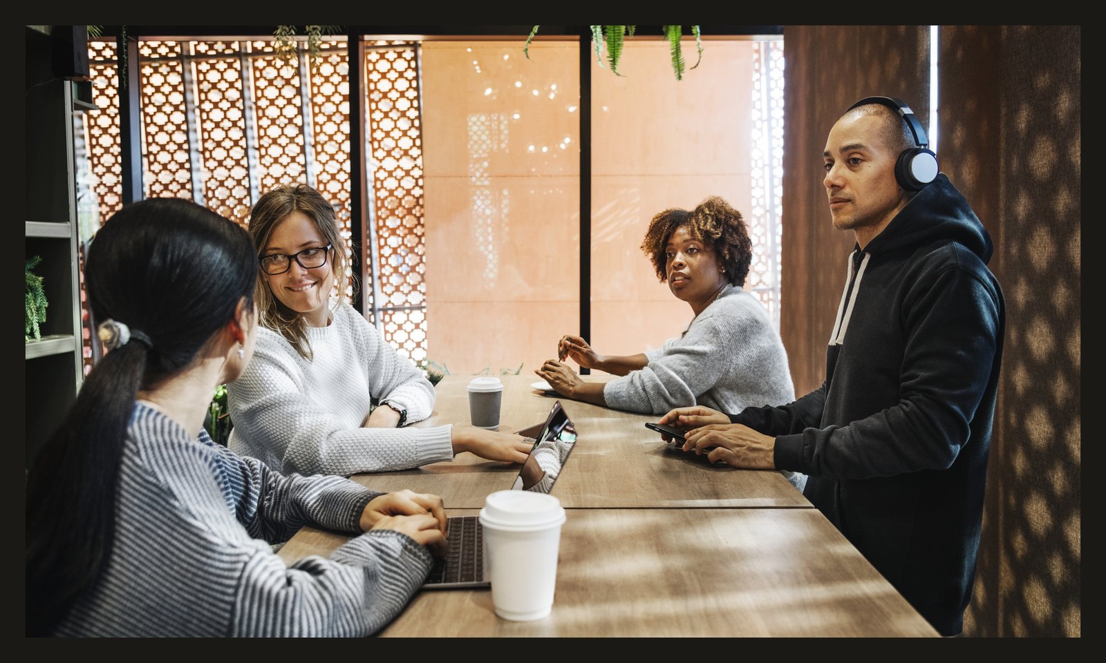 Top 10 Business-Friendly Cafés in Dubai for Productive Meetings