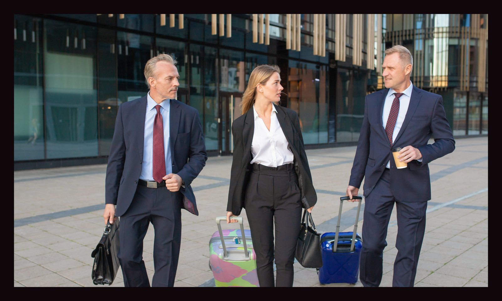 Business Etiquette in Dubai for Expats | Professional Success Tips