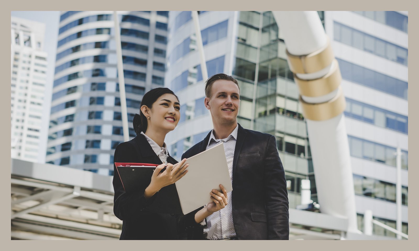 Best Industries for Expat Entrepreneurs in Dubai (2024)